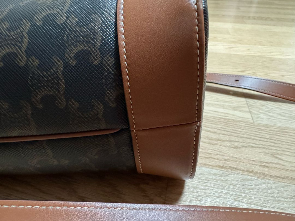 셀린느 트리오페 캔버스 스몰 버킷백 이미지