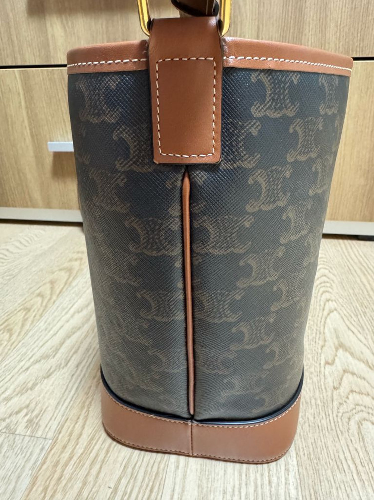 셀린느 트리오페 캔버스 스몰 버킷백 이미지