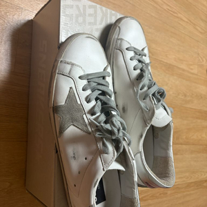 골든구스 슈퍼스타 클래식 42사이즈