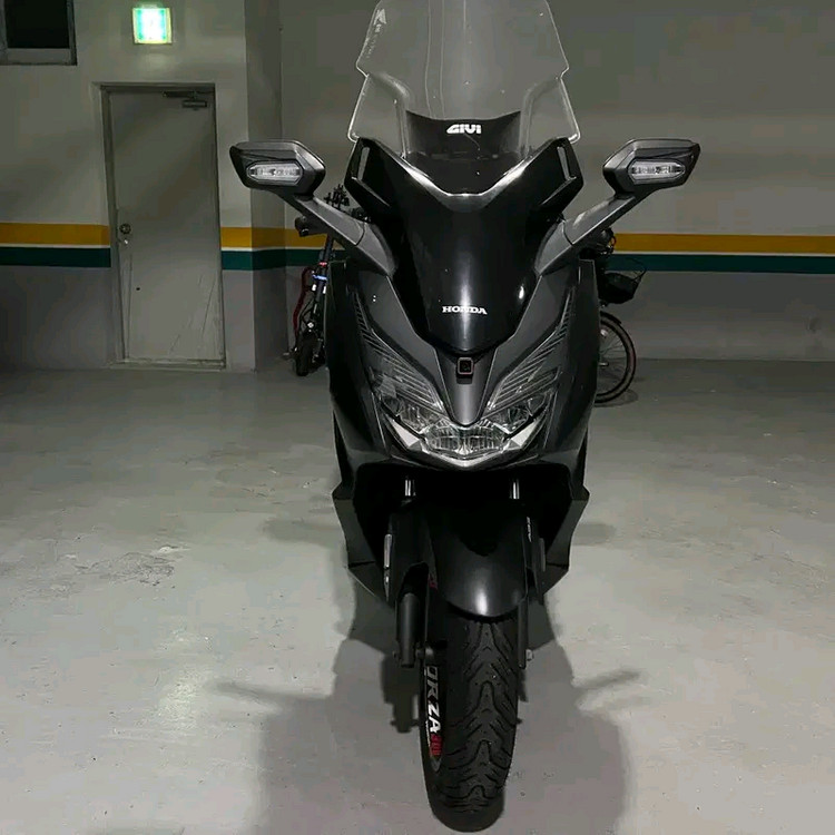 2018년식 포르자 300 판매합니다--1