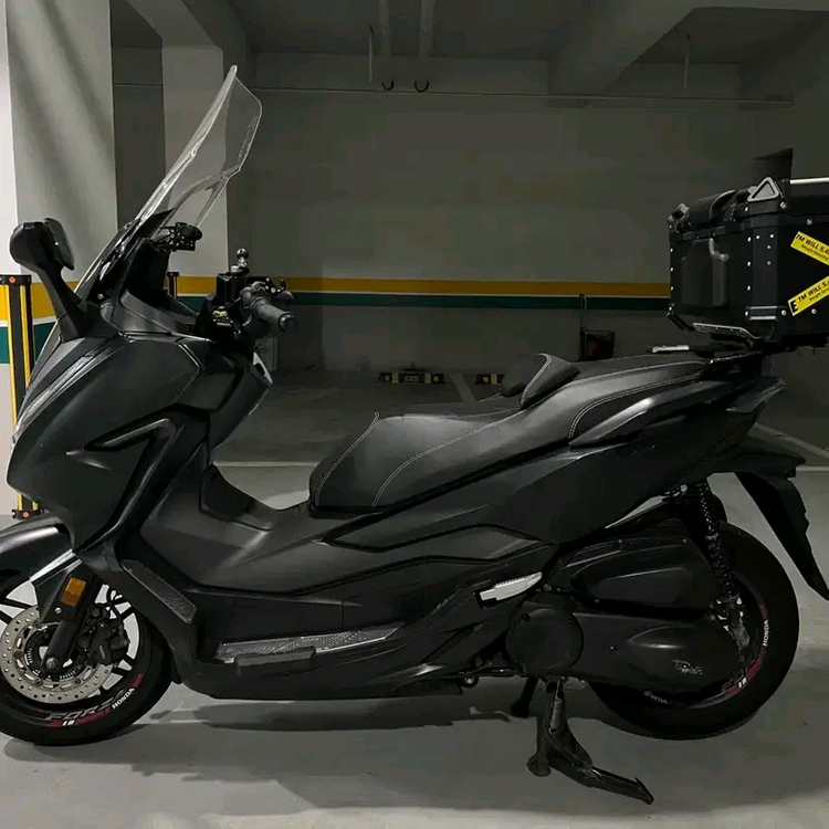 2018년식 포르자 300 판매합니다--2