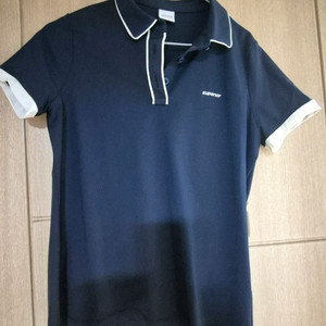 Superior 브랜드의 네이비 색상 폴로 셔츠
