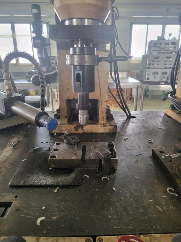 경일 투헤드리벳팅기 riveting 머신 중고판매 ks-70 이미지