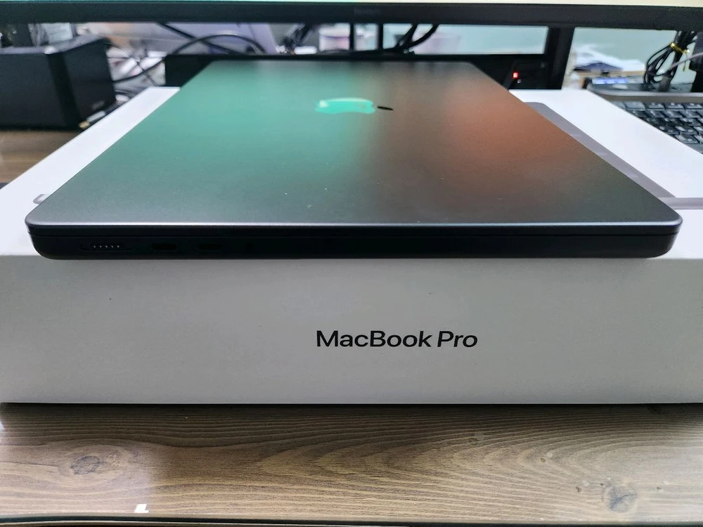 맥북 14인치 M4 Pro (14c, 20g) 24g, 1tb 이미지