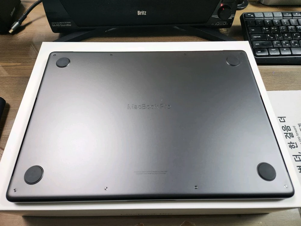 맥북 14인치 M4 Pro (14c, 20g) 24g, 1tb 이미지