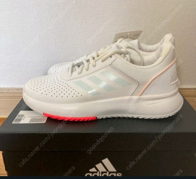 새상품)250-255 9만원 아디다스 테니스화 나이키 뉴발란스 테니스 코트화 아식스 미즈노 이미지