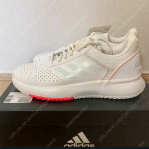 새상품)250-255 9만원 아디다스 테니스화 나이키 뉴발란스 테니스 코트화 아식스 미즈노