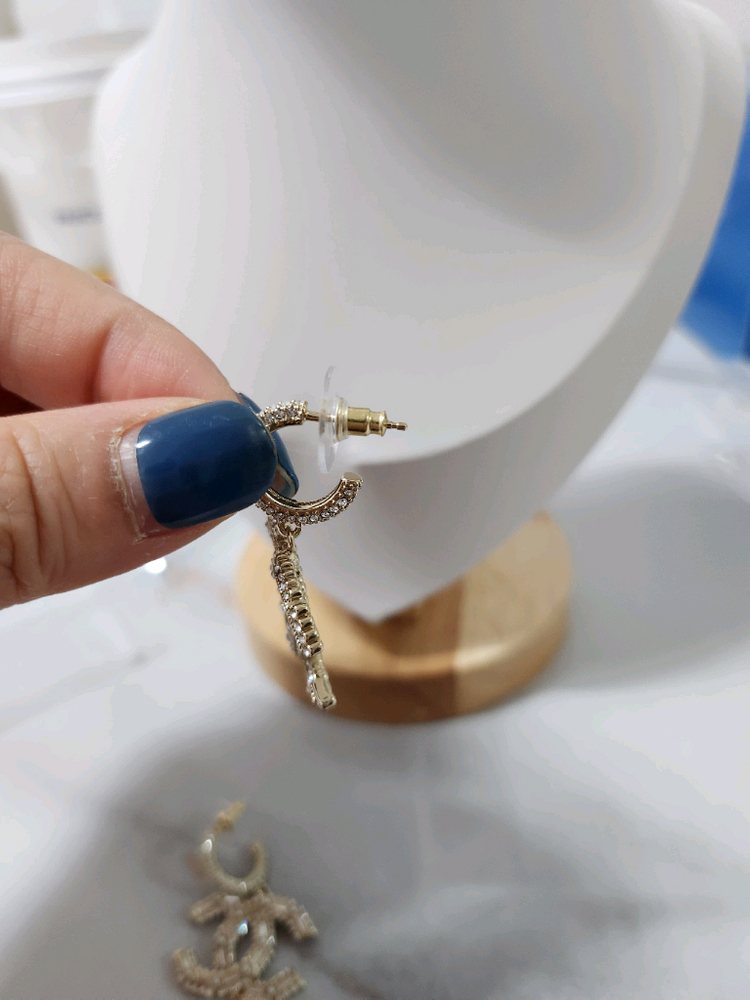 샤뉄 샴페인골드 딸랑귀걸이--1