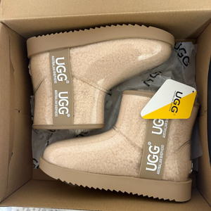 (새상품) UGG 어그 코티드 클리어 부츠 크림체스트넛 EU35