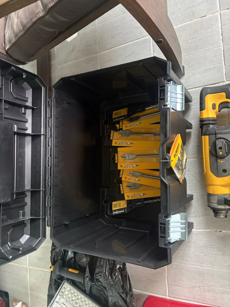 디월트 충전 함마드릴 DCH417 이미지