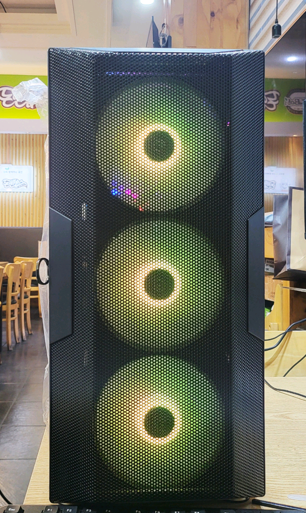 고사양 게이밍 컴퓨터본체(인텔 i5 12400F/RTX3070상급/16G램/m.2 512G)--4