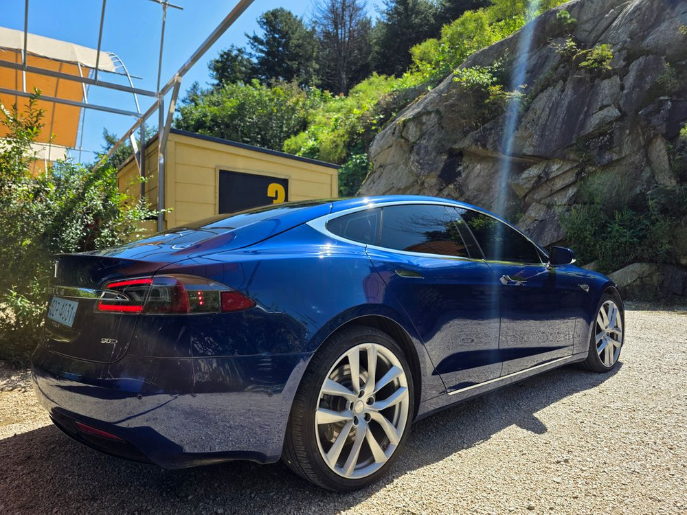 테슬라 모델s 90d 이미지