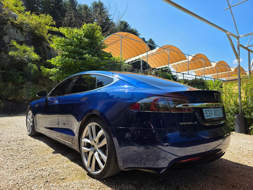 테슬라 모델s 90d 이미지