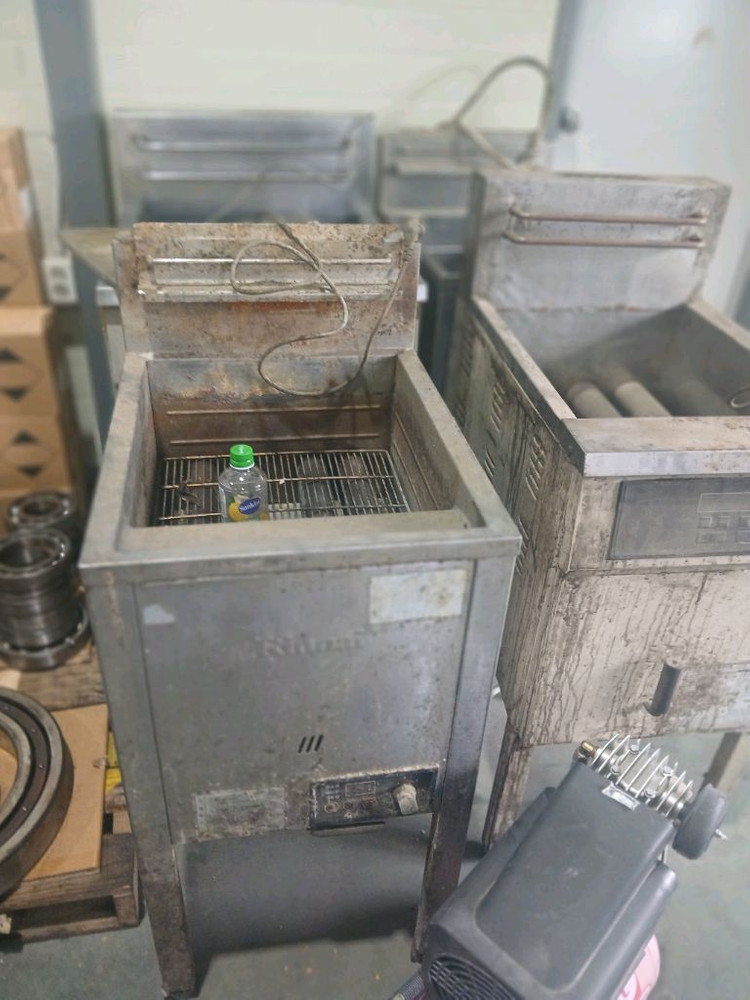 오래된 고장 업소용 가스 튀김기 5만에 대량 매입합니다 이미지