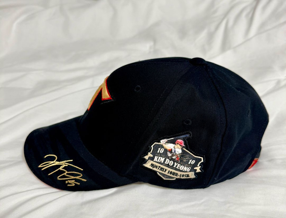 기아 타이거즈 김도영 KBO 최초 월간 10홈런-10도루 기념모자, 1회착 + 미니 야구공 키링 이미지