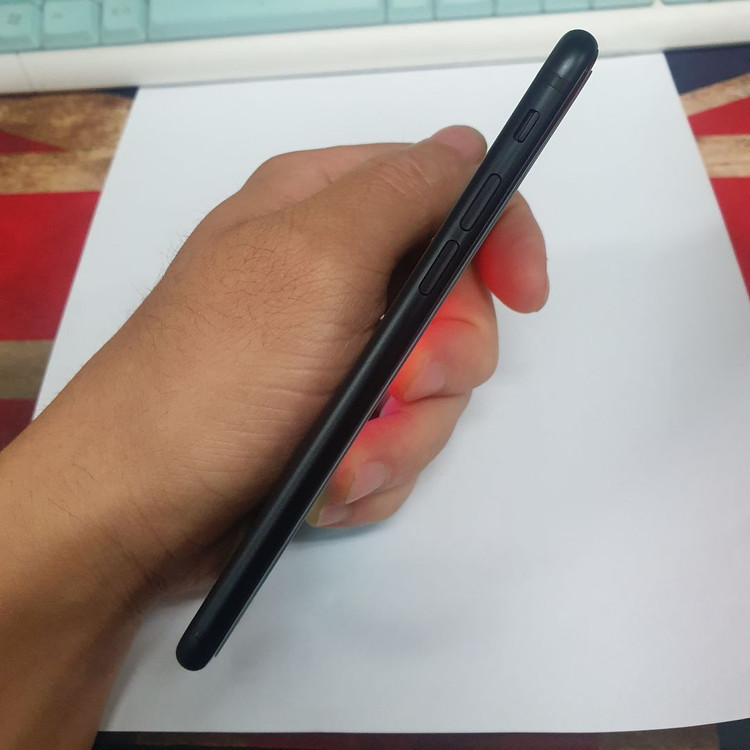 아이폰7 32GB 블랙 A+급 중고폰 배터리100% 카메라무음 레트로감성 인스타 사진폰 201979--5