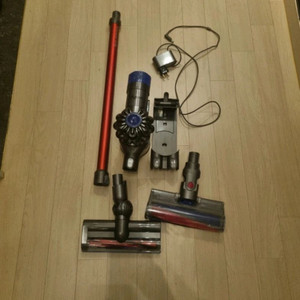 다이슨 V6 청소기 이미지