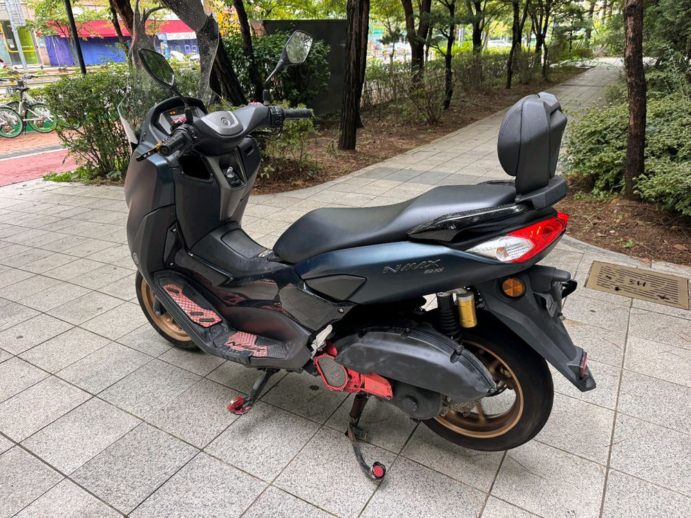 야마하 nmax155 23년 abs 다크페트롤컬러 팝니다 이미지