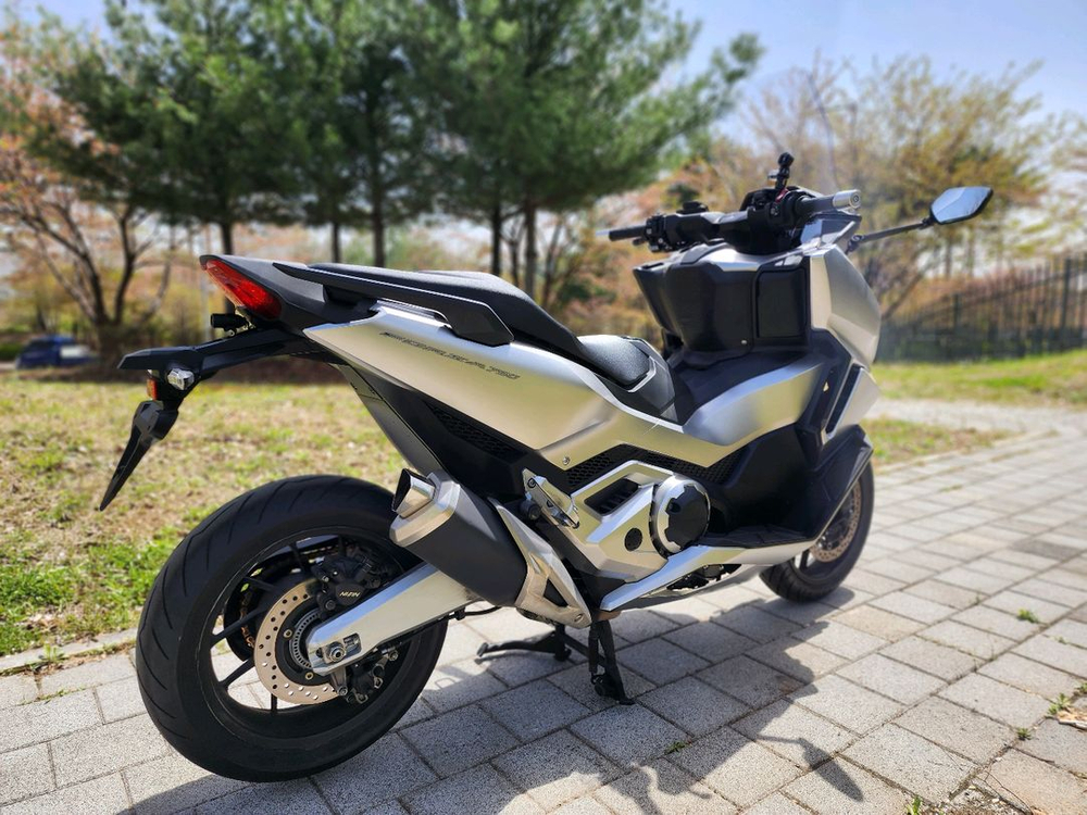 혼다 포르자750 22년형 무꿍무슬립 팝니다--2