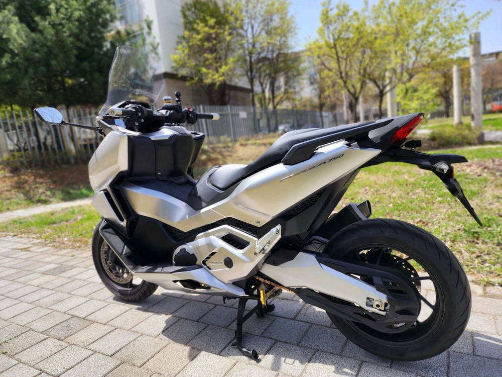 혼다 포르자750 22년형 무꿍무슬립 팝니다--6