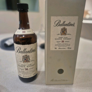 발렌타인 구형 공병 케이스 30년 팝니다. 이미지