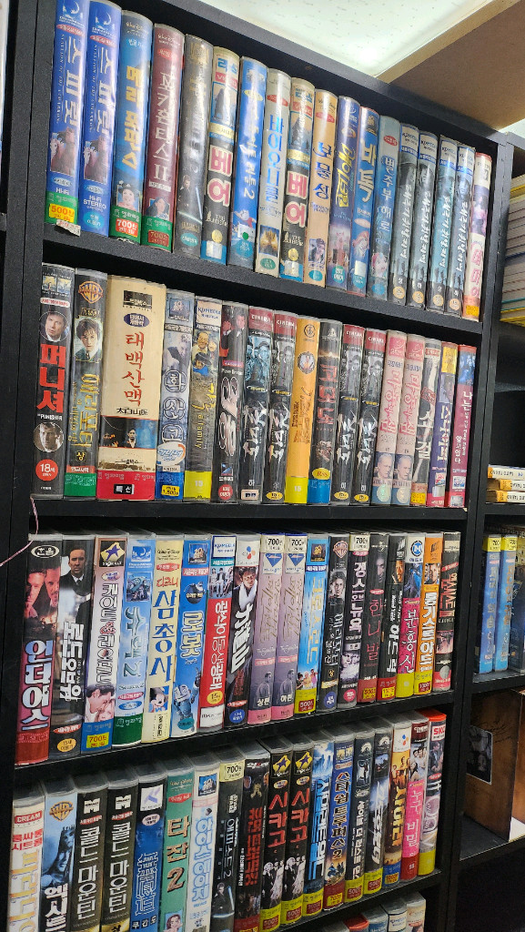 곰팡이 하자 심한 비디오테이프 개당 2000원에 판매합니다--2