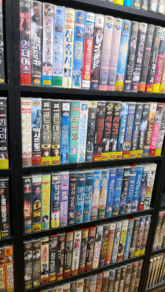 곰팡이 하자 심한 비디오테이프 개당 2000원에 판매합니다--3