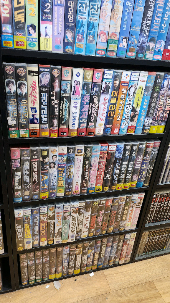 곰팡이 하자 심한 비디오테이프 개당 2000원에 판매합니다--4