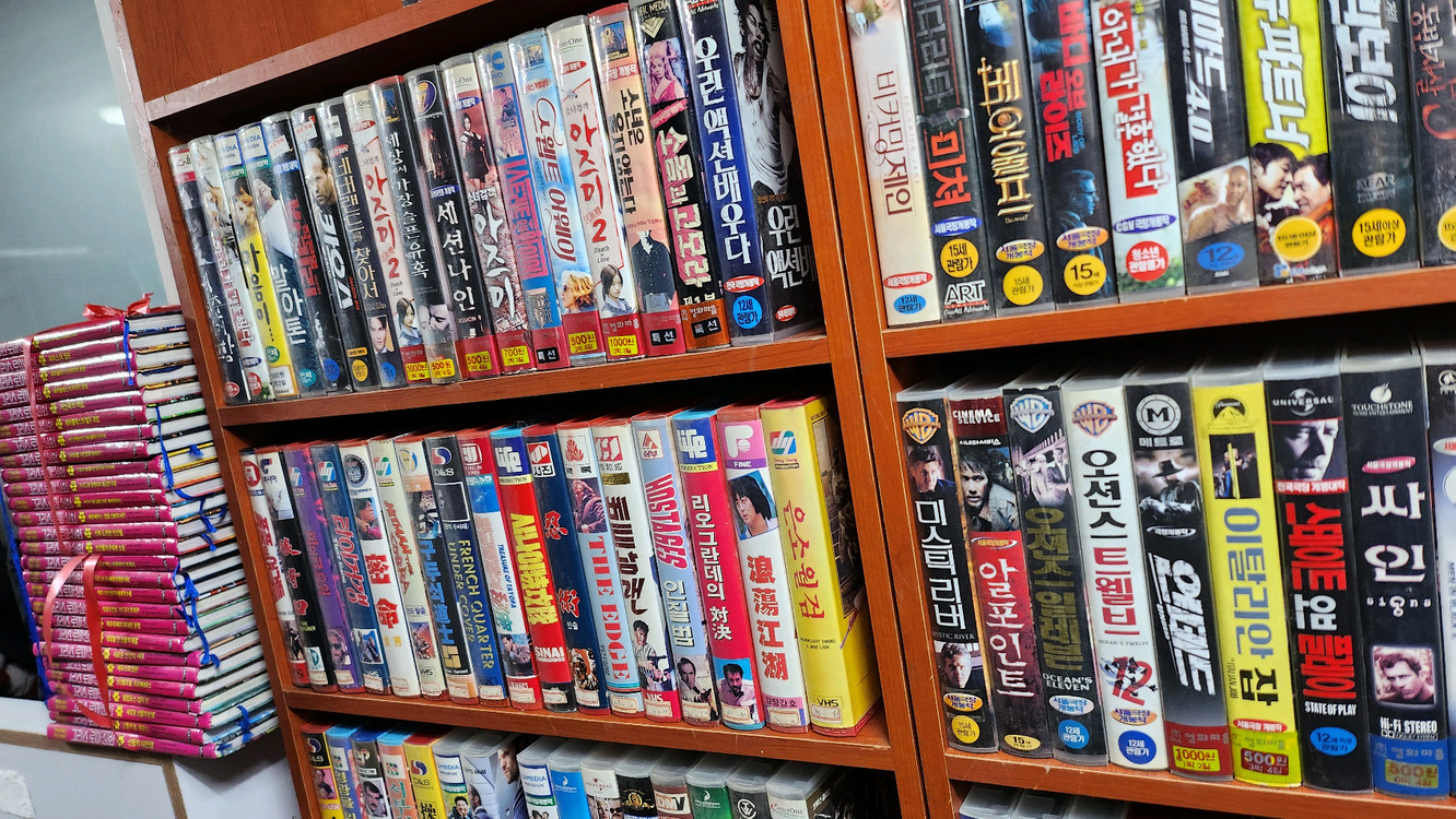 곰팡이 하자 심한 비디오테이프 개당 2000원에 판매합니다--5