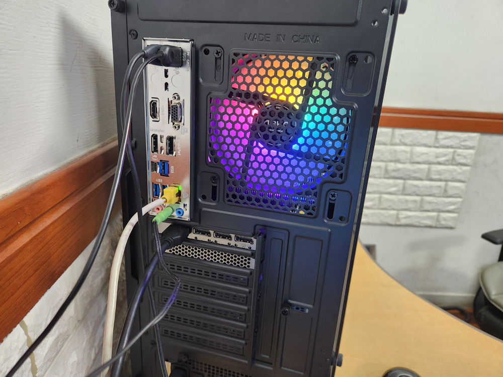 13500, 3060 컴퓨터본체 팝니다--2