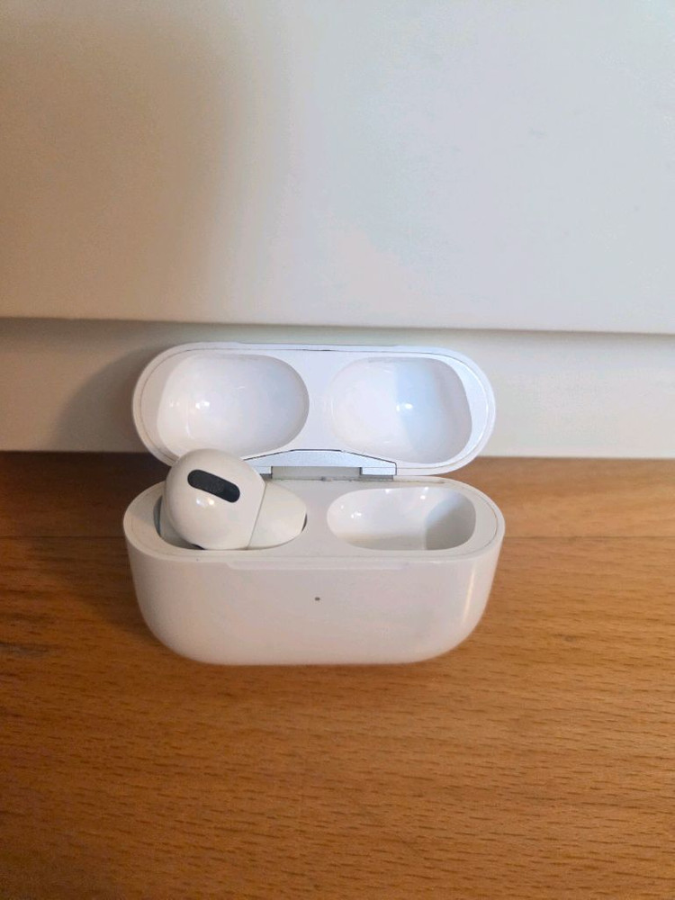 에어팟프로1세대 본체만 (왼쪽도 원하시면드립니다)--4