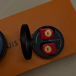 루이비통 호라이즌 이어폰 레드 새상품 이미지