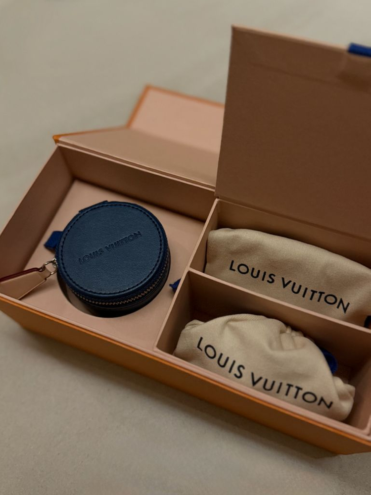 루이비통 호라이즌 이어폰 레드 새상품 이미지