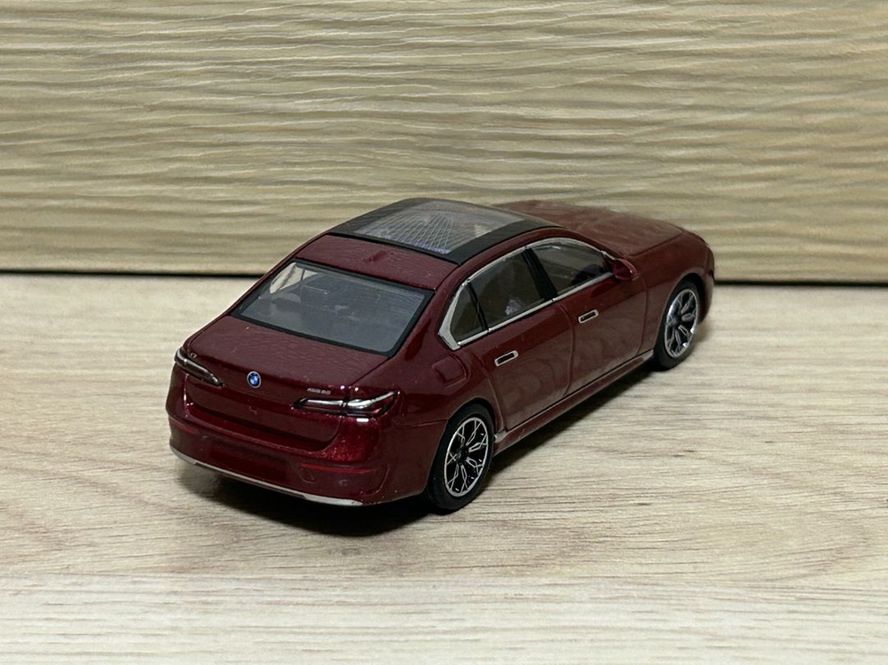 미니지티 1:64 BMW i7 x드라이브60 다이캐스트 자동차 모형 판매합니다. 이미지