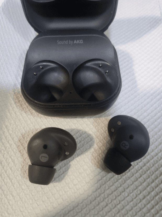 갤럭시 버즈2프로 블랙 이미지