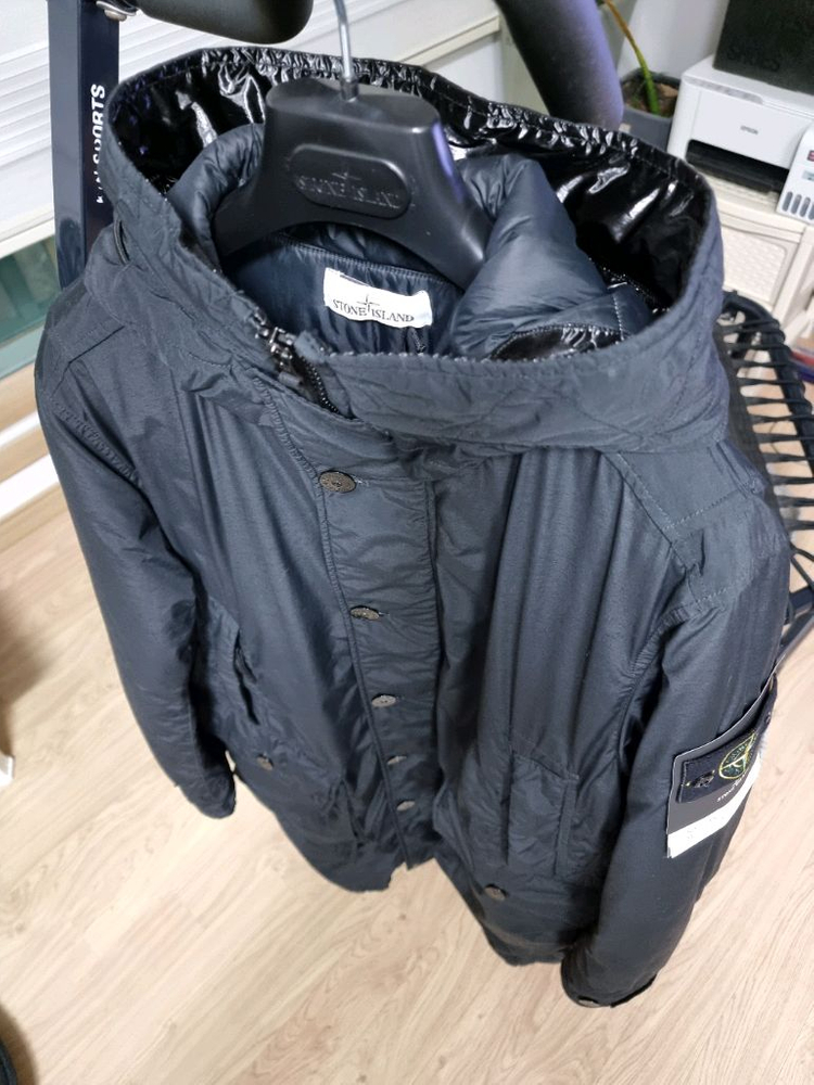 스톤아일랜드 나슬란 와트로 패딩 새제품급--1