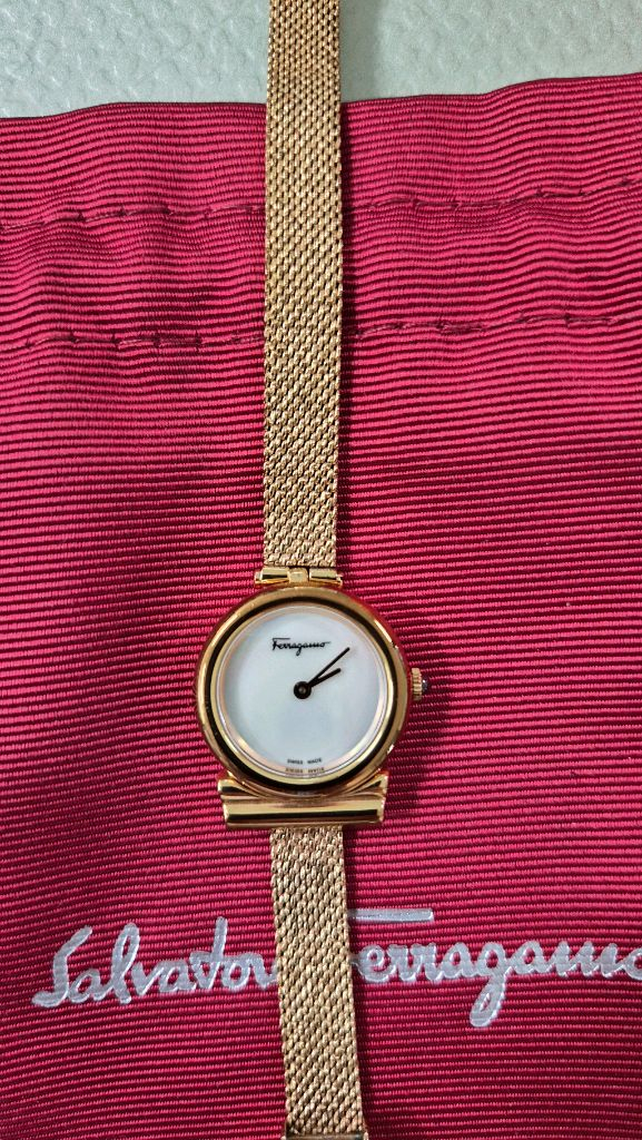 페라가모 시계 이미지