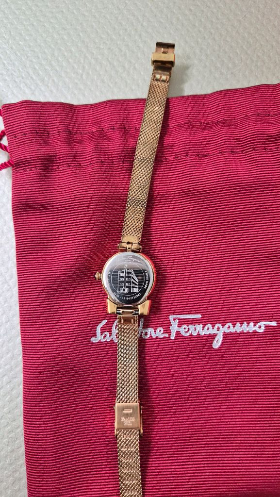 페라가모 시계 이미지