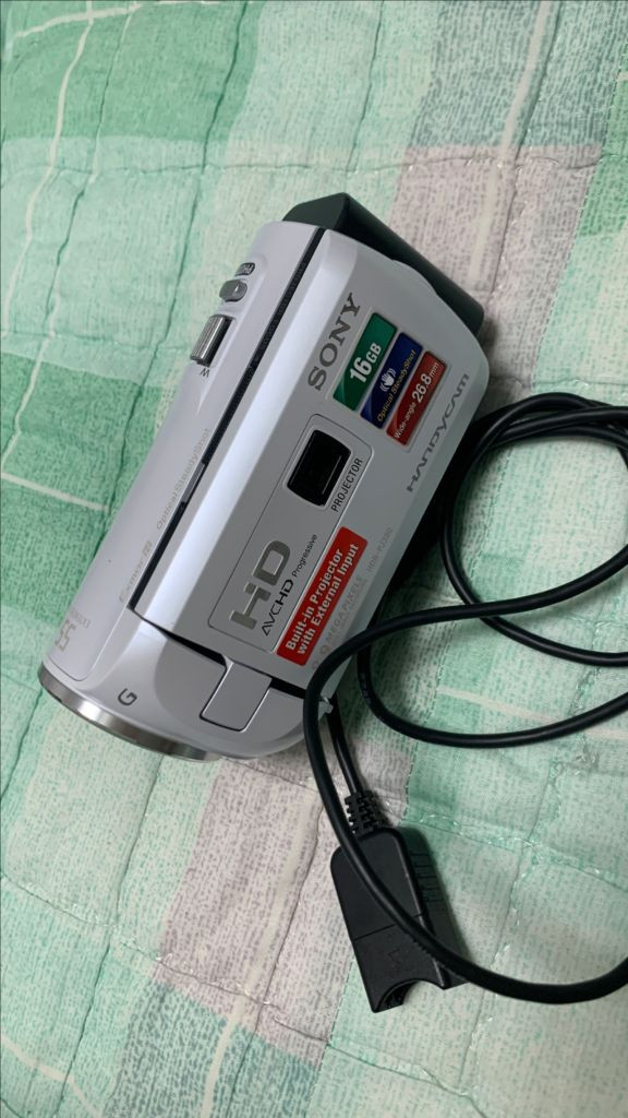 화이트 예쁜 레어색상 소니 HDR-PJ380 화이트 프로젝터 내장 빈티지캠코더 팝니다.--1