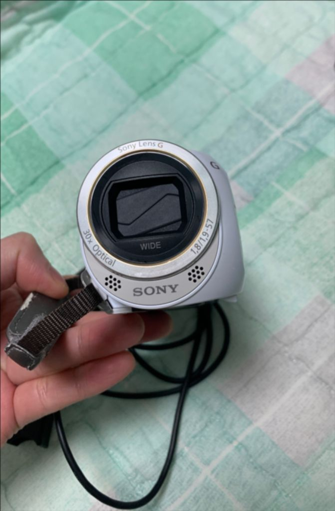 화이트 예쁜 레어색상 소니 HDR-PJ380 화이트 프로젝터 내장 빈티지캠코더 팝니다.--2