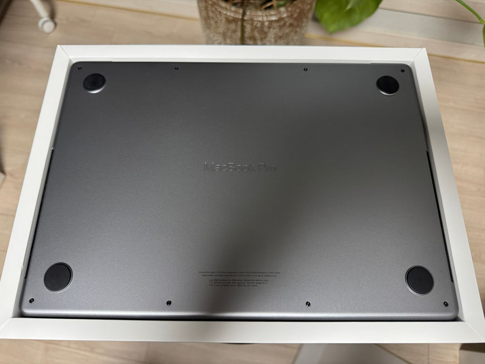 Macbook Pro 14인치 M1 Max 32G 1TB (CPU 10코어, GPU 32코어) 이미지