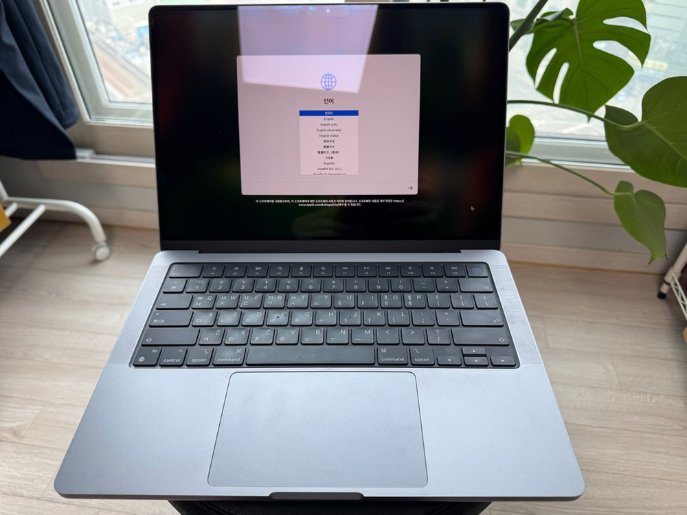 Macbook Pro 14인치 M1 Max 32G 1TB (CPU 10코어, GPU 32코어) 이미지