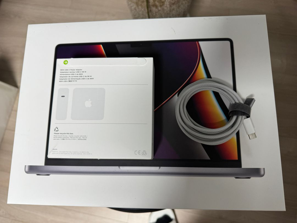 Macbook Pro 14인치 M1 Max 32G 1TB (CPU 10코어, GPU 32코어) 이미지