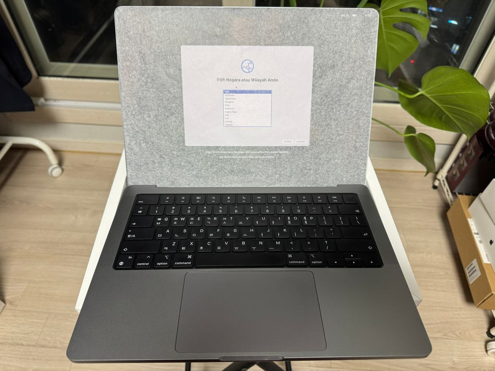 Macbook Pro 14인치 M1 Max 32G 1TB (CPU 10코어, GPU 32코어) 이미지