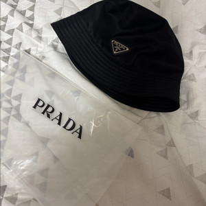 프라다 모자 (새상품)