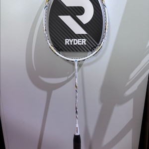 라이더 배드민턴 라켓 스톰 100 새상품