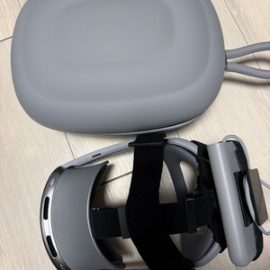 갤럭시 xr + 트래블 케이스 이미지