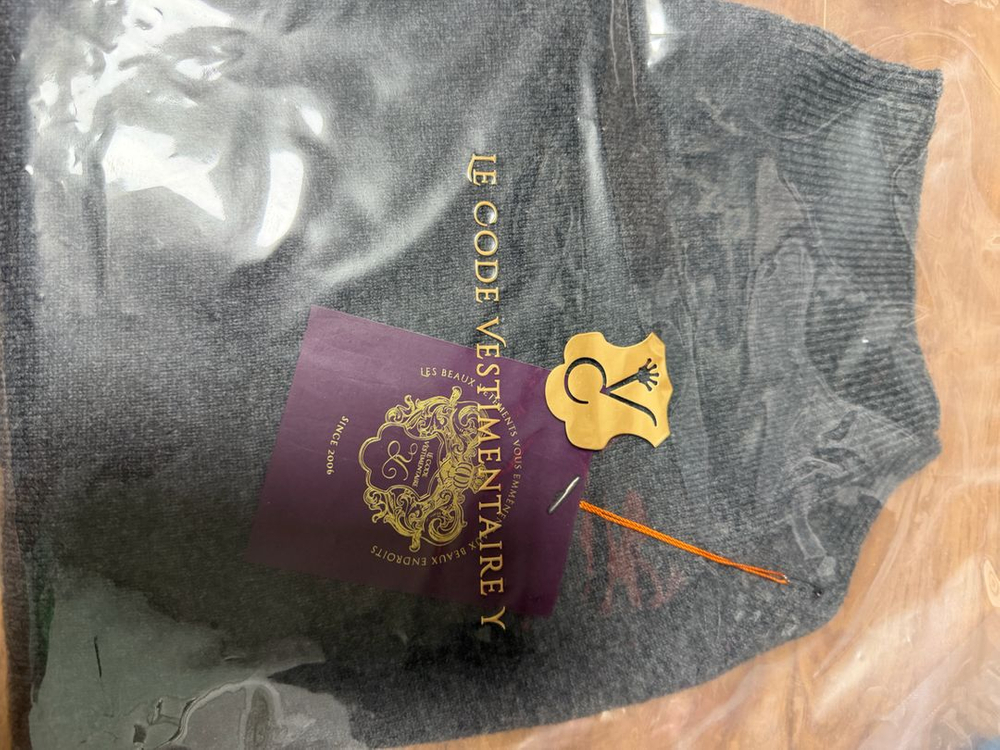 예지스 코스모폴리탄줄리아 망토 줄리앤줄리아 / 컬러는 2가지 블랙과 그레이 / 프리사이즈 / 미시착새상품 각각 6만 이미지