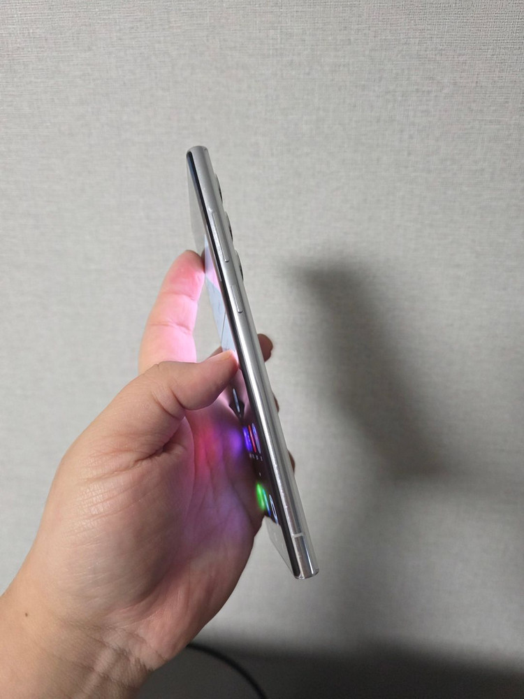 갤럭시 S22울트라 팬텀화이트 256기가 A급 팔아요~ 이미지