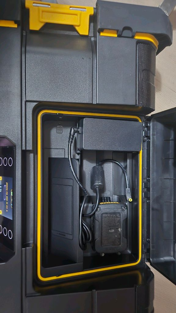 디월트 터프시스템 뮤직 2세대 블루투스 스피커 팝니다. 이미지